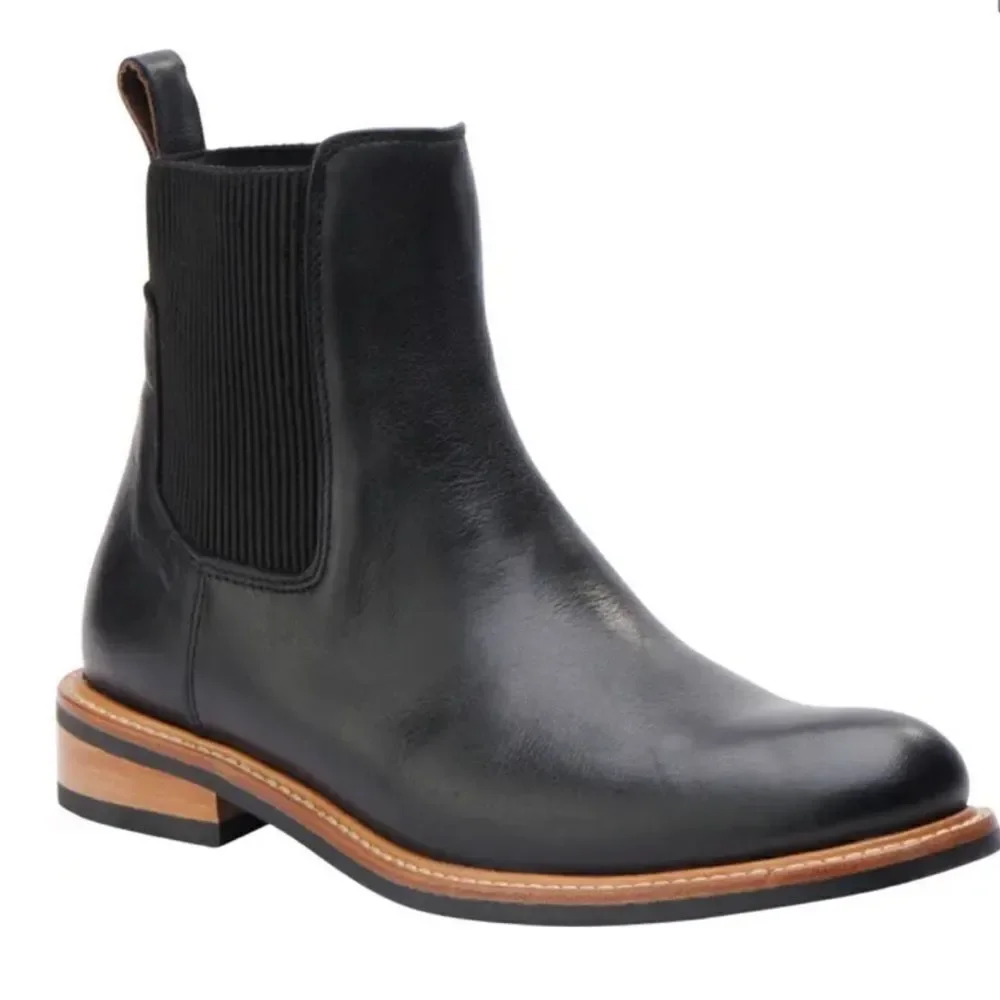 NISOLO Carmen Chelsea Black Leather Boot Size 7 NIB